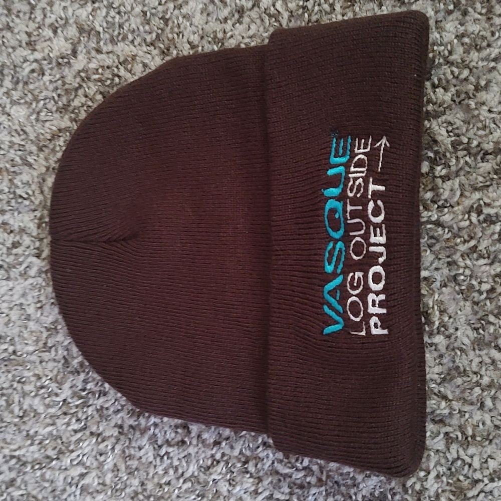 Vasquez Log Outside Project Brown Embroidered Bea… - image 1